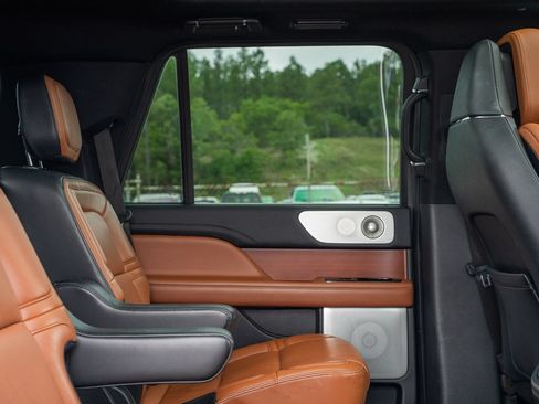 Used 2020 Lincoln Navigator Reserve w/ Equipment Group 208A Reserve AWD/4WD image 30
