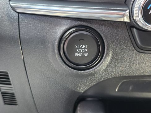 Used 2019 MAZDA MAZDA3 Hatchback w/ Premium Package FWD image 15