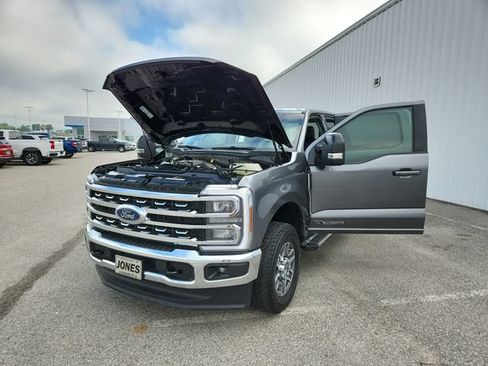Used 2025 Ford F250 Lariat AWD/4WD image 14