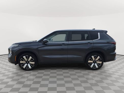 Used 2025 Mitsubishi Outlander SE AWD/4WD image 4