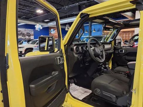 Certified 2023 Jeep Wrangler Unlimited Sport w/ Sun And Sound Package AWD/4WD image 15