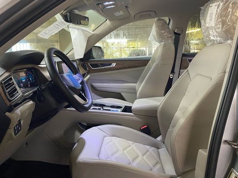 New 2026 Volkswagen Atlas SE image 8