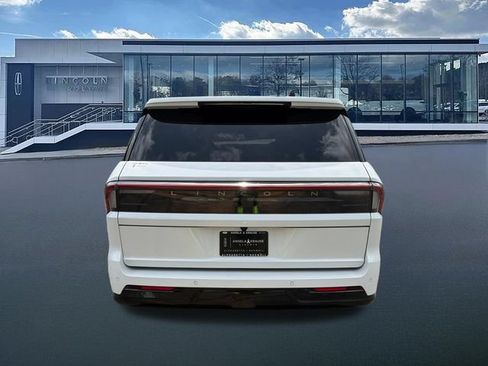 New 2027 Lincoln Navigator L Reserve w/ Jet Appearance Package RWD image 7