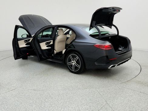 Used 2026 Mercedes-Benz E 350 4MATIC Sedan image 12