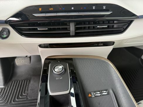 Used 2025 Buick Enclave Avenir w/ Super Cruise Package AWD/4WD image 22