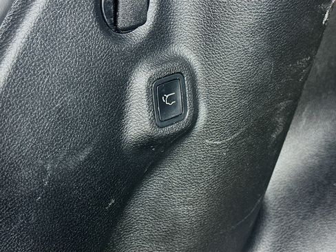 Used 2019 Jeep Compass Limited FWD image 27