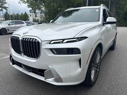 Used 2024 BMW X7 xDrive40i w/ Executive Package AWD/4WD image 9
