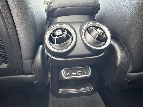 Used 2024 Alfa Romeo Stelvio Veloce image 32