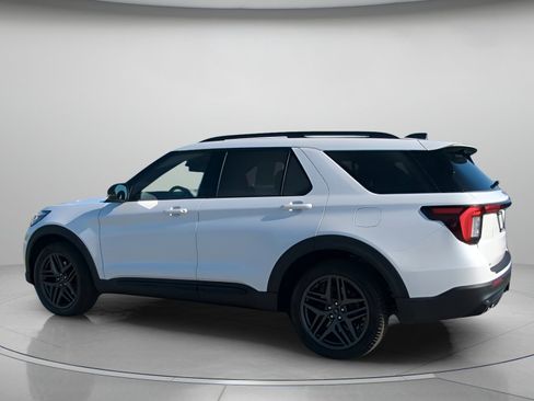 New 2026 Ford Explorer ST RWD image 19