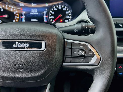 Used 2024 Jeep Compass Latitude AWD/4WD image 19