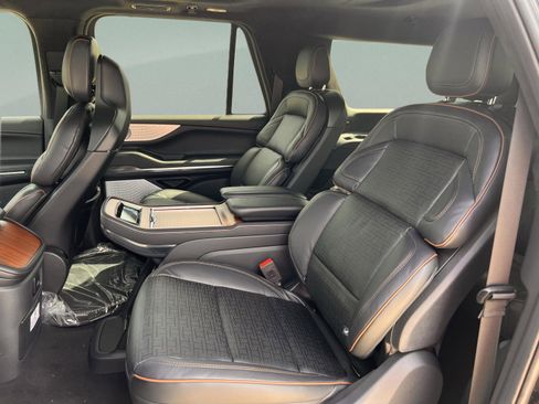 New 2026 Lincoln Navigator L Black Label AWD/4WD image 26