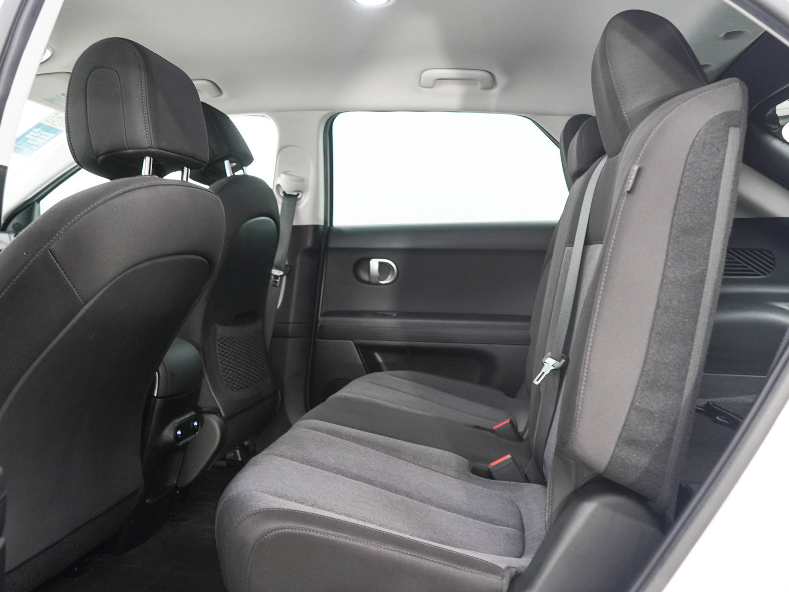 Certified 2024 Hyundai Ioniq 5 SE AWD/4WD image 13