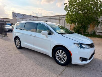 Used 2019 Chrysler Pacifica Touring Plus w/ Advanced Safetytec Group