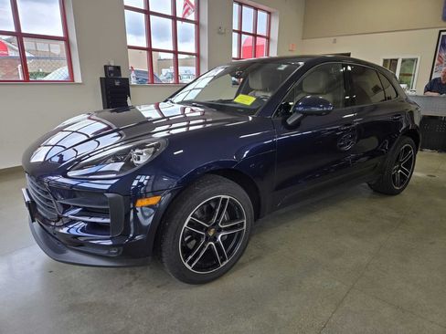 Used 2021 Porsche Macan AWD/4WD image 2
