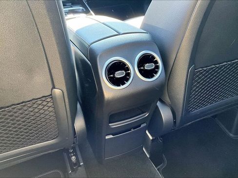 Used 2026 Mercedes-Benz GLA 250 4MATIC image 25