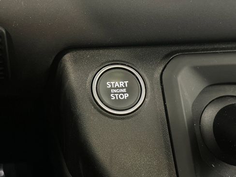 Used 2025 Land Rover Defender 110 S image 34