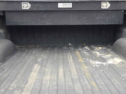 Used 2018 Chevrolet Silverado 1500 LT w/ Texas Edition image 31