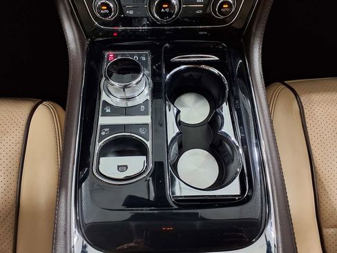 Used 2016 Jaguar XJ R-Sport RWD image 23