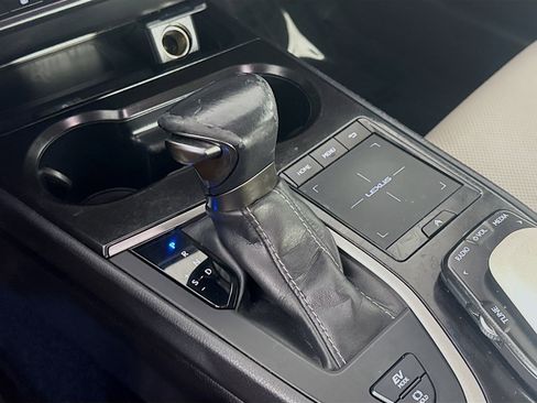 Used 2022 Lexus UX 250h w/ Premium Package AWD/4WD image 20