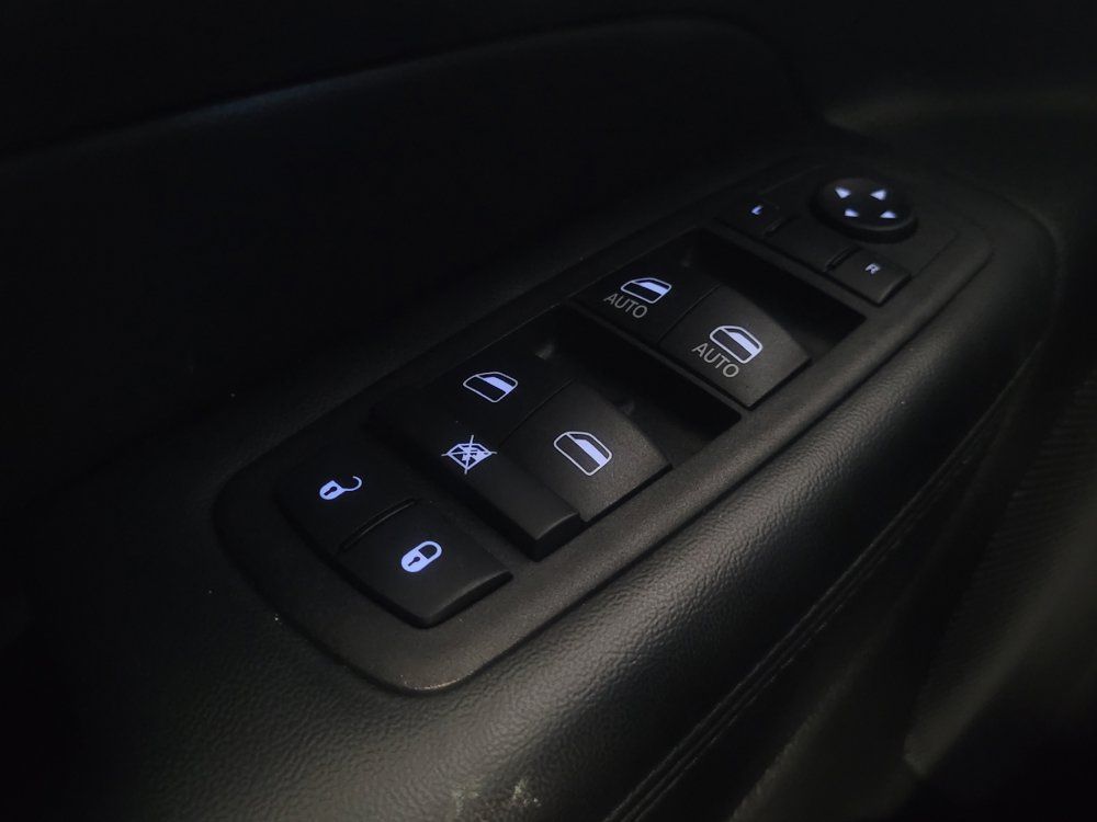 Used 2019 Jeep Grand Cherokee Laredo RWD image 27