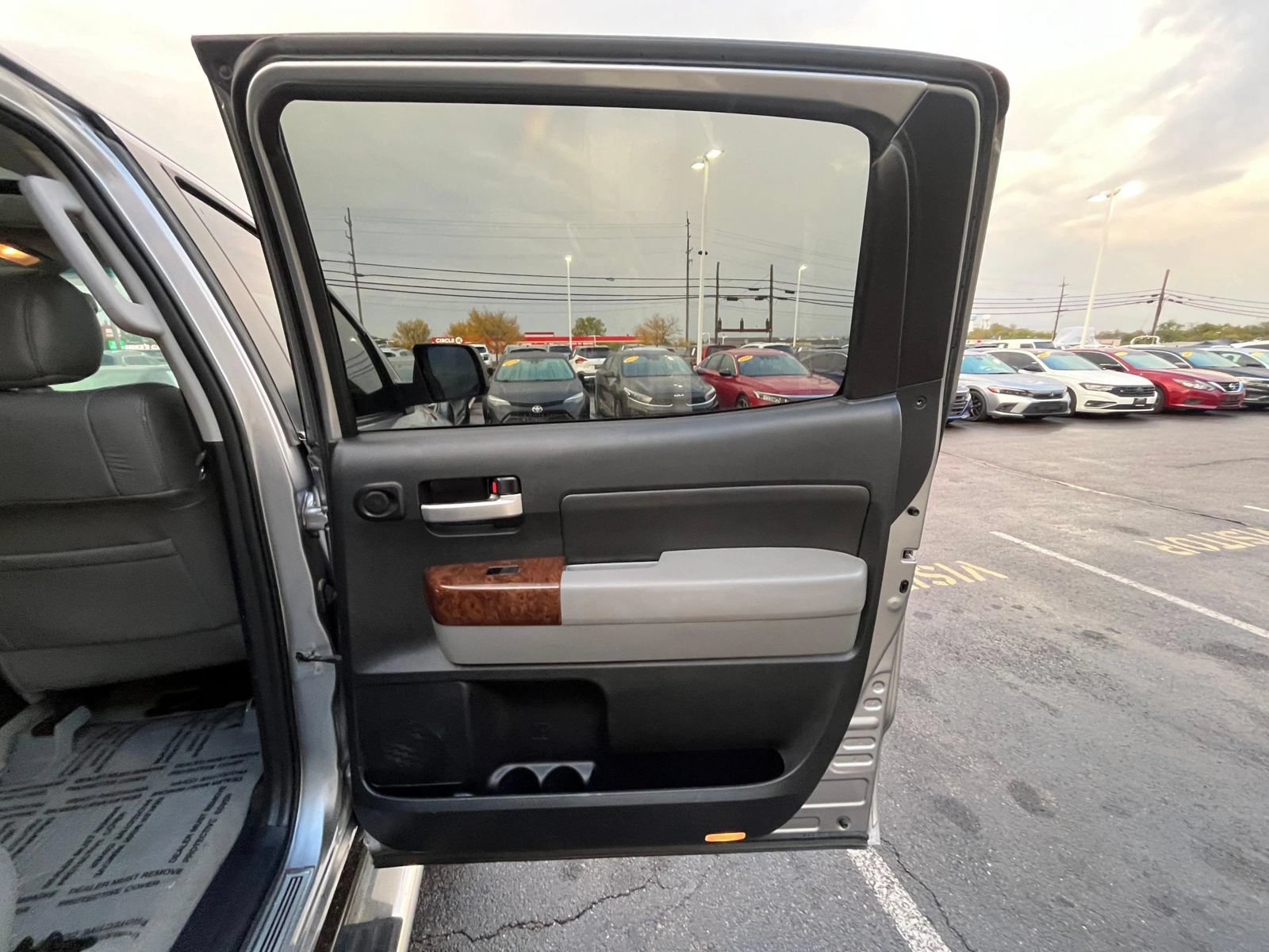 Used 2010 Toyota Tundra Limited w/ Platinum Pkg AWD/4WD image 41