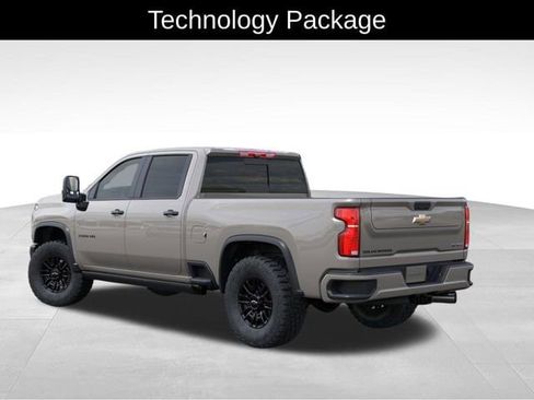 New 2026 Chevrolet Silverado 2500 ZR2 AWD/4WD image 4