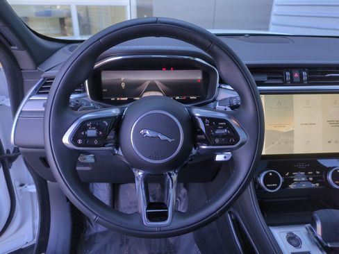 Used 2026 Jaguar F-PACE R-Dynamic S image 15