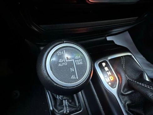 Used 2021 Jeep Wrangler Unlimited Sahara w/ Cold Weather Group AWD/4WD image 23