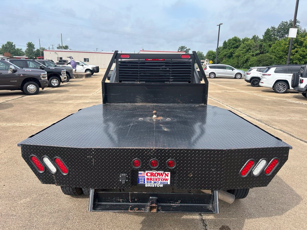 Used 2024 RAM 3500 Tradesman w/ Chrome Appearance Group AWD/4WD image 3