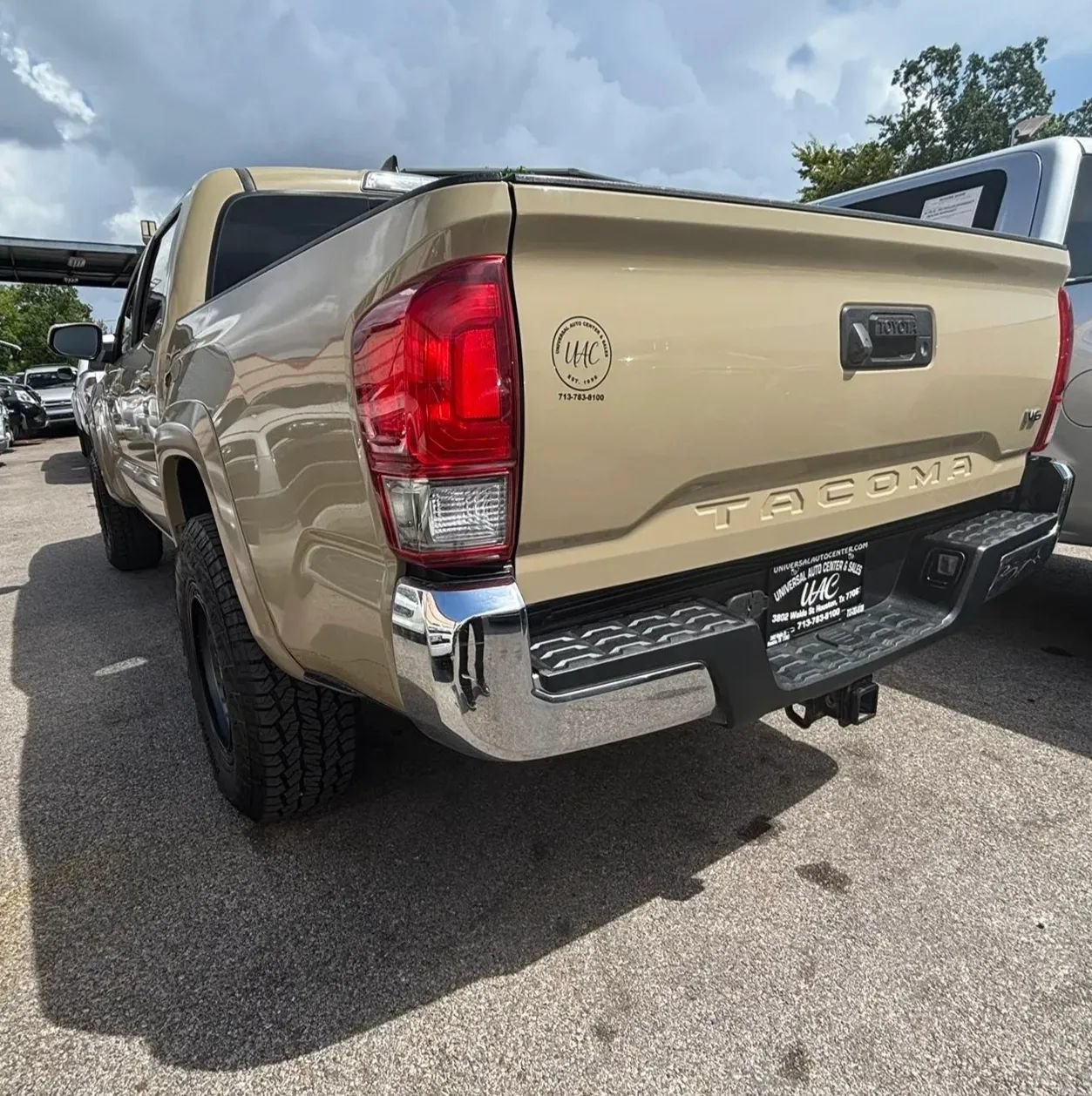 Used 2018 Toyota Tacoma SR5 RWD image 5