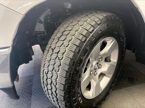 Used 2020 RAM 1500 Big Horn AWD/4WD image 33