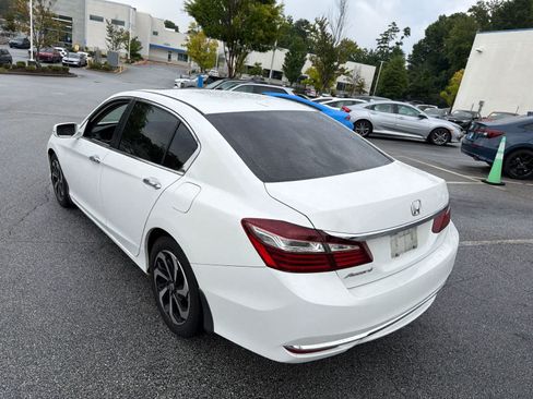 Used 2016 Honda Accord EX image 8