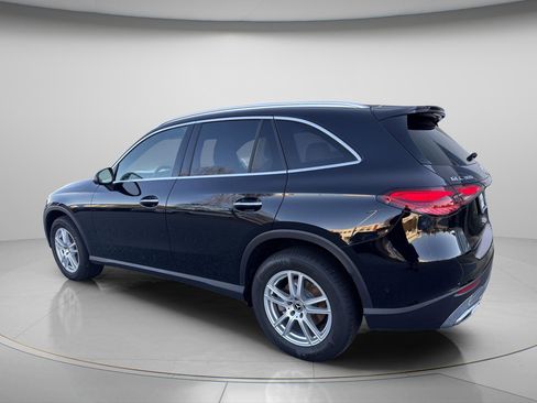 Certified 2025 Mercedes-Benz GLC 300 image 3