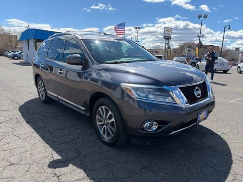 Used 2014 Nissan Pathfinder SL w/ SL Premium Package AWD/4WD image 3