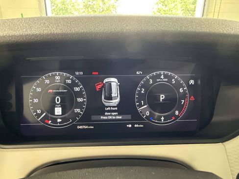 Used 2018 Land Rover Range Rover Velar R-Dynamic SE AWD/4WD image 30