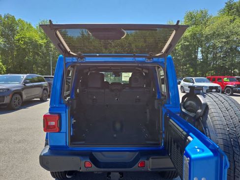 New 2026 Jeep Wrangler Unlimited Sahara AWD/4WD image 24