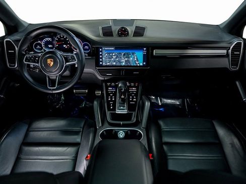 Used 2022 Porsche Cayenne S Platinum AWD/4WD image 38
