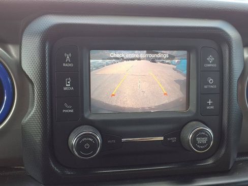 Used 2021 Jeep Wrangler Sport AWD/4WD image 8