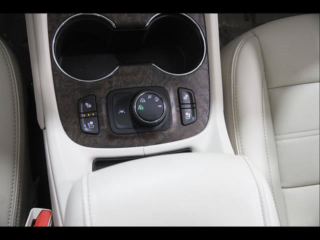 Used 2021 GMC Acadia Denali w/ Denali Ultimate Package AWD/4WD image 18