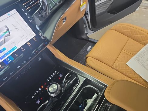 New 2026 Jeep Grand Wagoneer Summit AWD/4WD image 26
