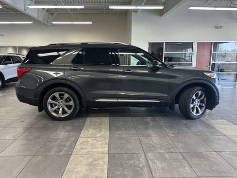 Used 2020 Ford Explorer Platinum w/ Premium Technology Package AWD/4WD image 10