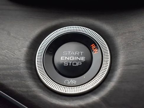 Used 2024 Jeep Grand Cherokee L Limited w/ Luxury Tech Group II image 31