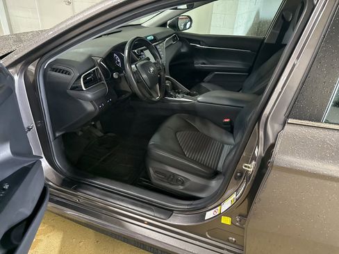 Used 2018 Toyota Camry SE image 8