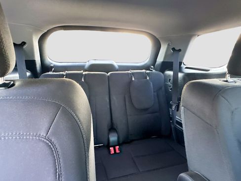 Used 2023 Ford Explorer XLT AWD/4WD image 27