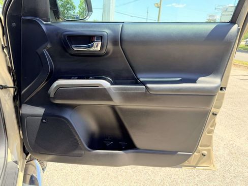 Certified 2020 Toyota Tacoma Limited AWD/4WD image 12