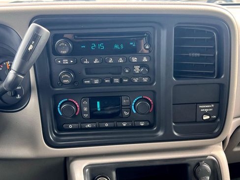 Used 2004 GMC Sierra 2500 SLT w/ Skid Plate Package image 40