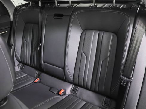 Used 2022 Audi e-tron Premium Plus w/ Premium Plus Package image 36