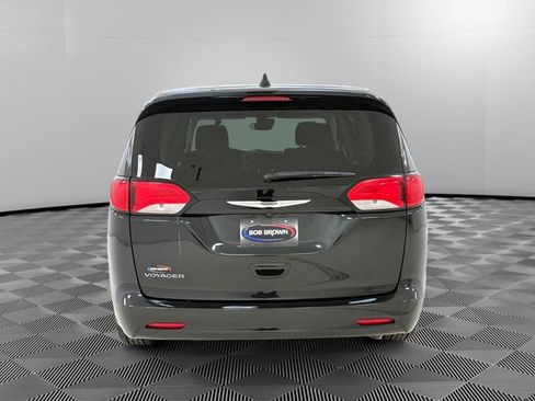 Used 2023 Chrysler Voyager LX FWD image 4