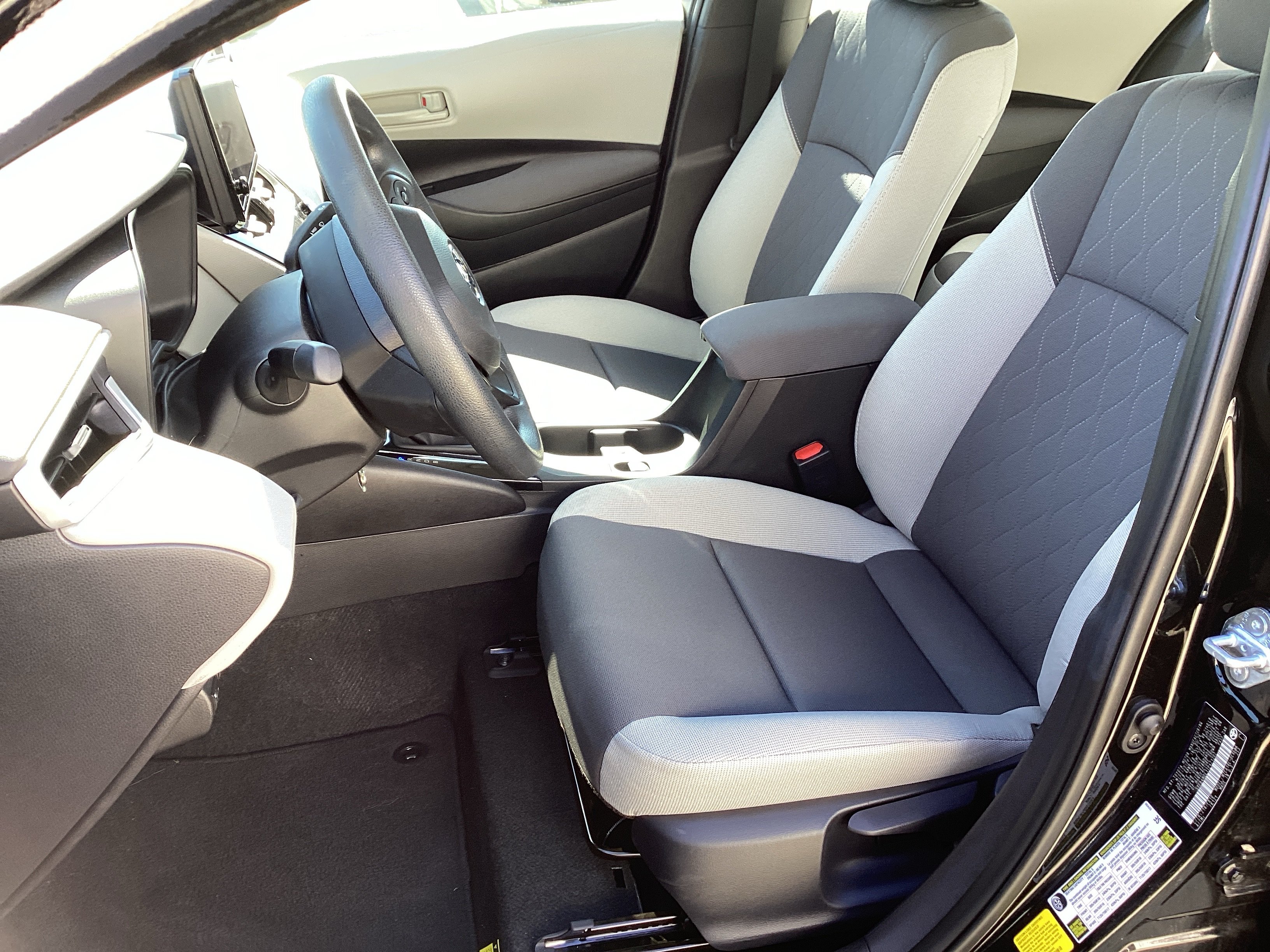 Used 2026 Toyota Corolla LE FWD image 14