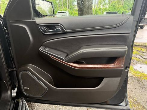 Used 2020 GMC Yukon XL SLT w/ Premium Edition RWD image 19